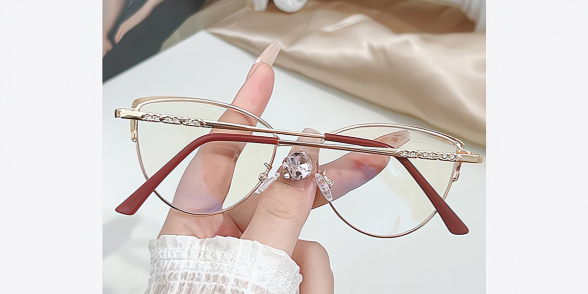 Red Golden Cat Eye Elaborate Metal Eyeglasses