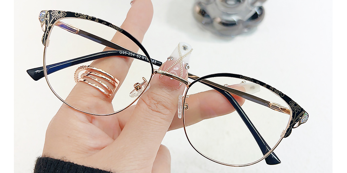Black Cat Eye Exquisite Metal Eyeglasses