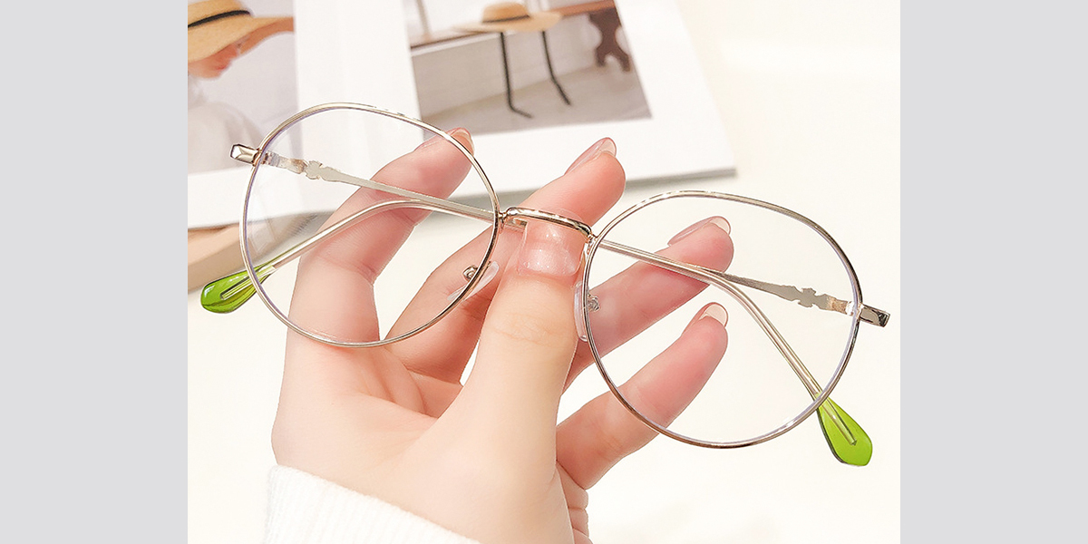 Golden Oval Simple Metal Eyeglasses