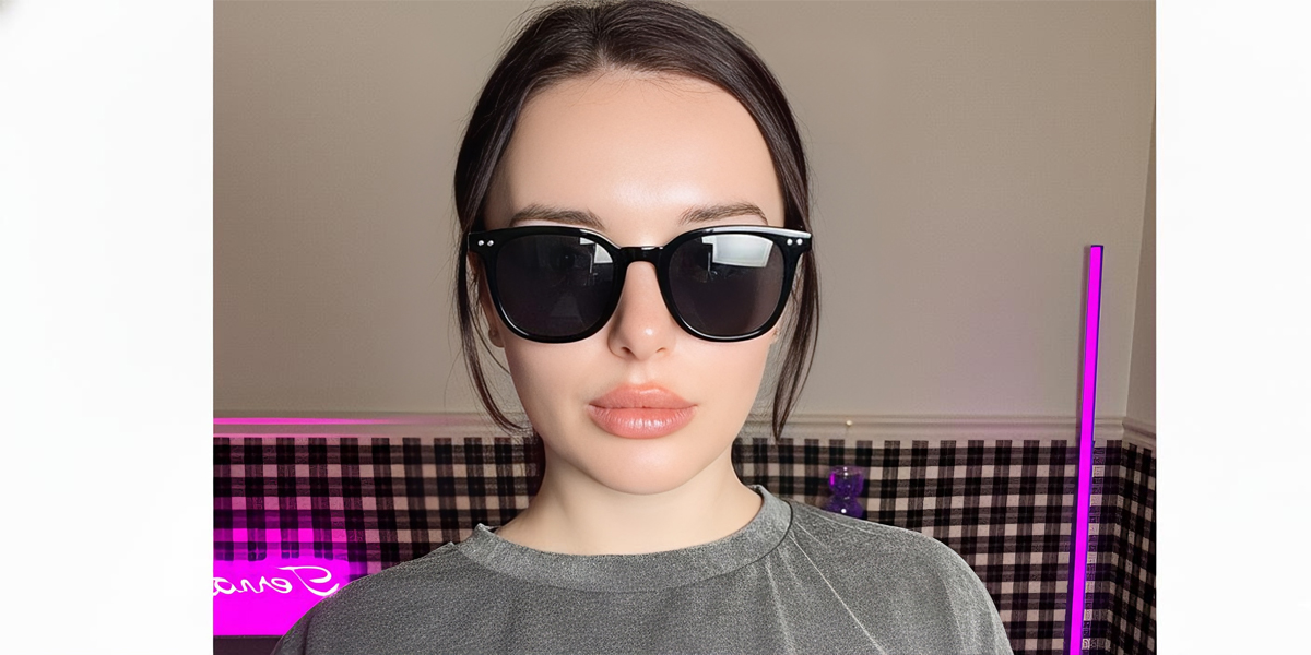 Black Oval Geek-Chic Plastic Eyeglasses